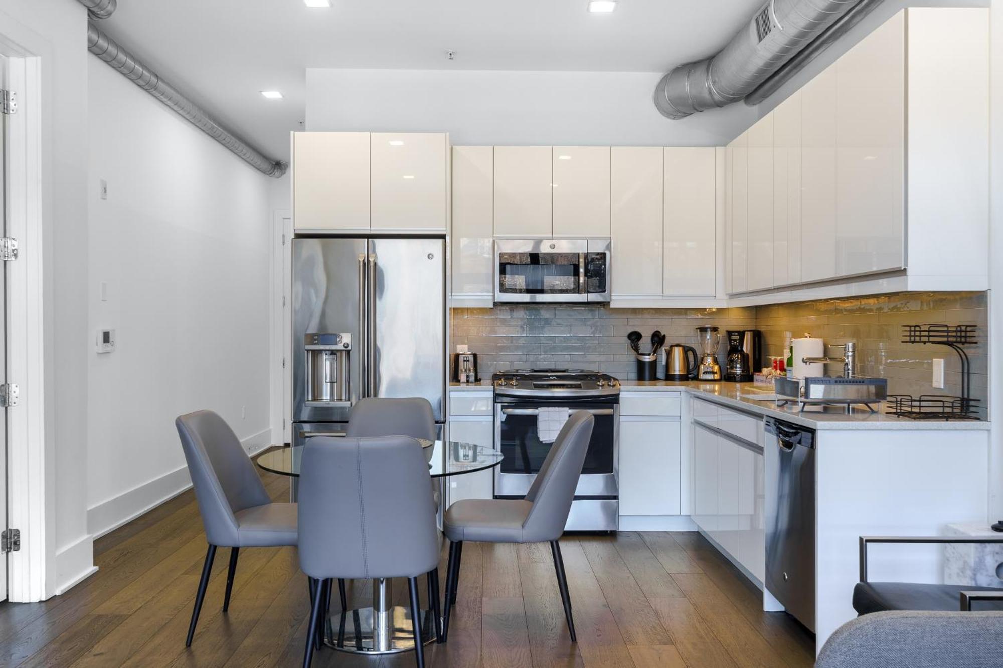 Dharma Home Suites Hoboken Esterno foto