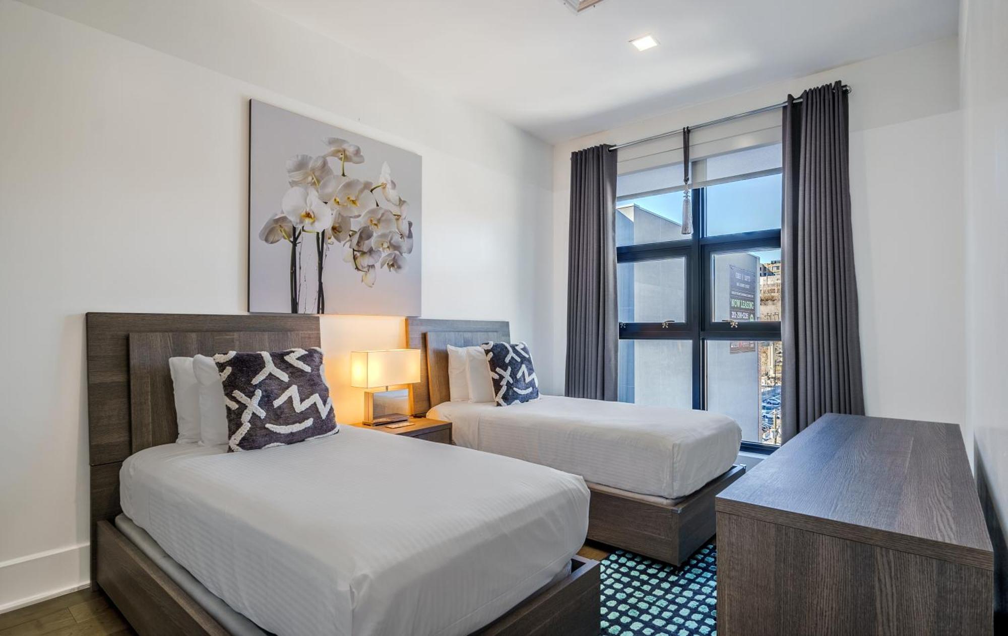 Dharma Home Suites Hoboken Esterno foto