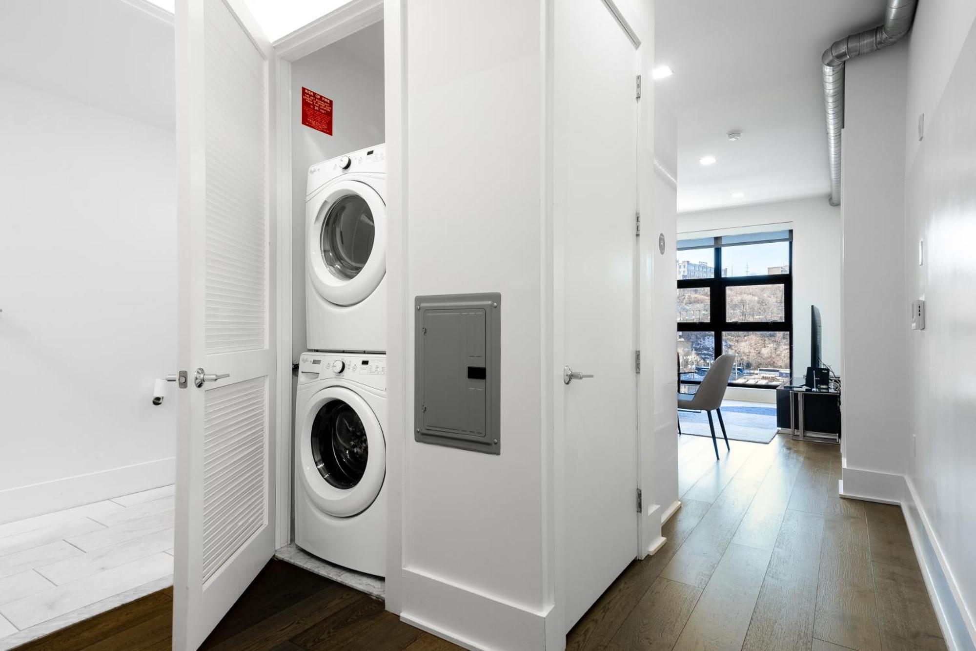 Dharma Home Suites Hoboken Esterno foto