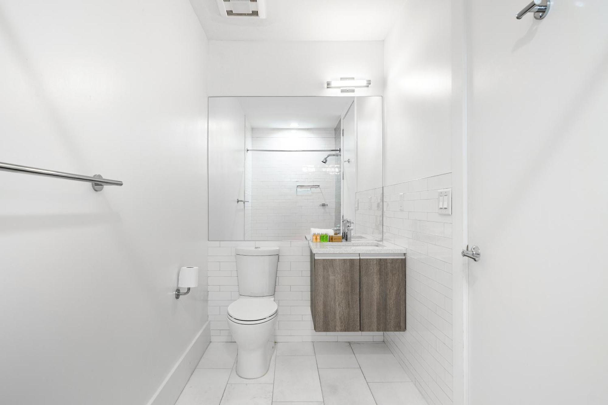 Dharma Home Suites Hoboken Esterno foto