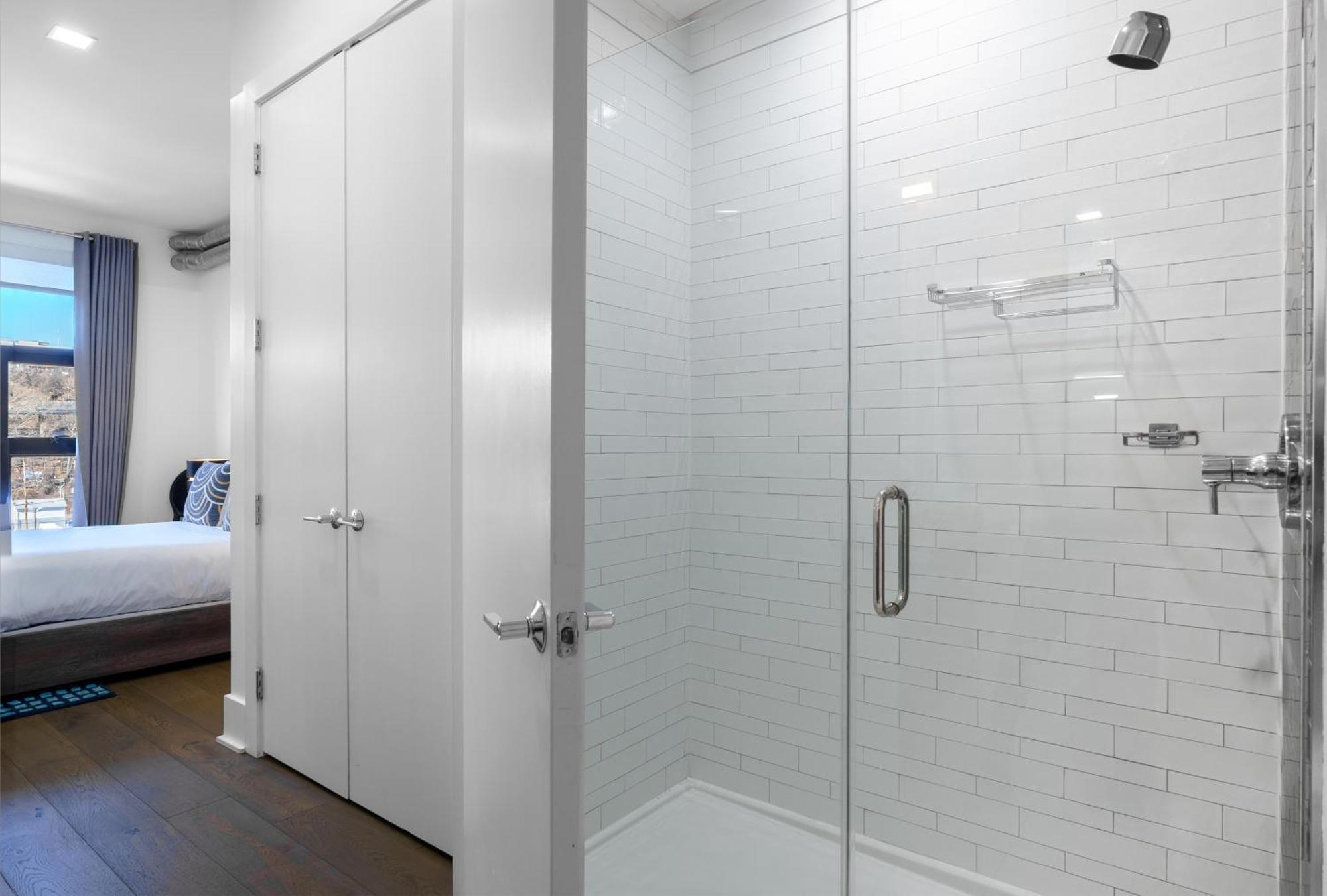 Dharma Home Suites Hoboken Esterno foto